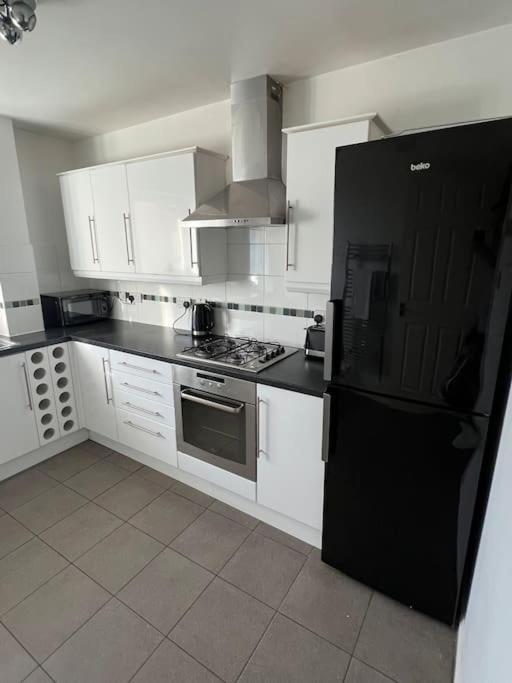 Modern 2 Bedroom Flat Near Glasgow City Centre Exterior photo